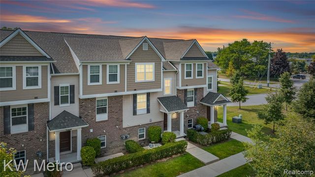 4636 Bradley Circle, Troy, MI 48085