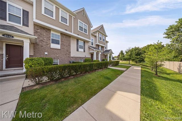 4636 Bradley Circle, Troy, MI 48085