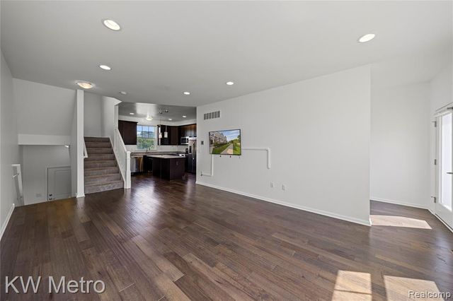 4636 Bradley Circle, Troy, MI 48085