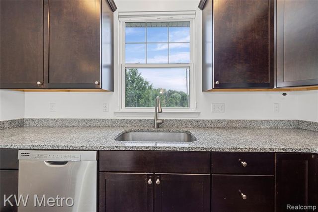 4636 Bradley Circle, Troy, MI 48085