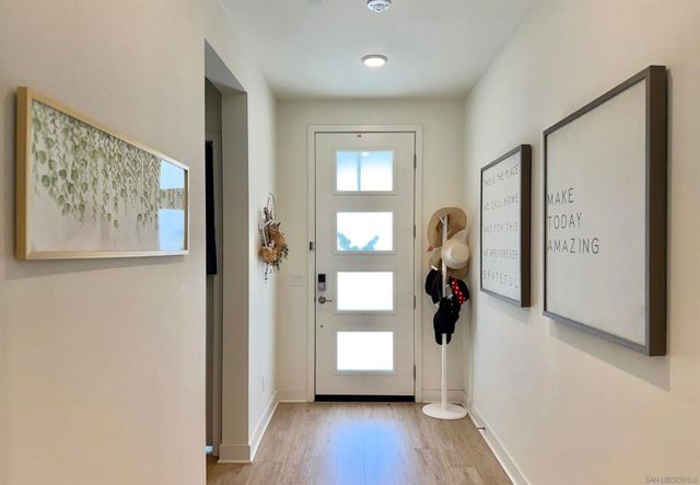 8866 Weston, Santee, CA 92071