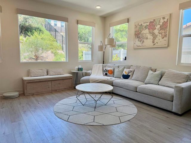 8866 Weston, Santee, CA 92071
