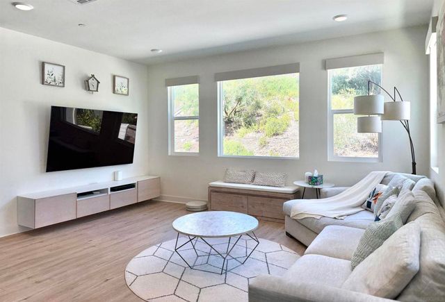 8866 Weston, Santee, CA 92071