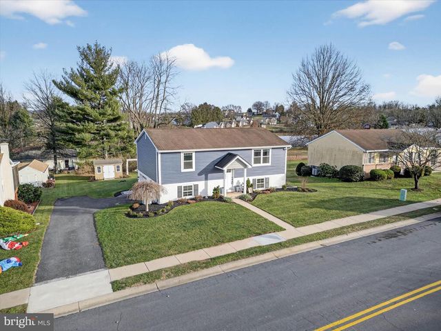 232 NEW ST, Terre Hill, PA 17581