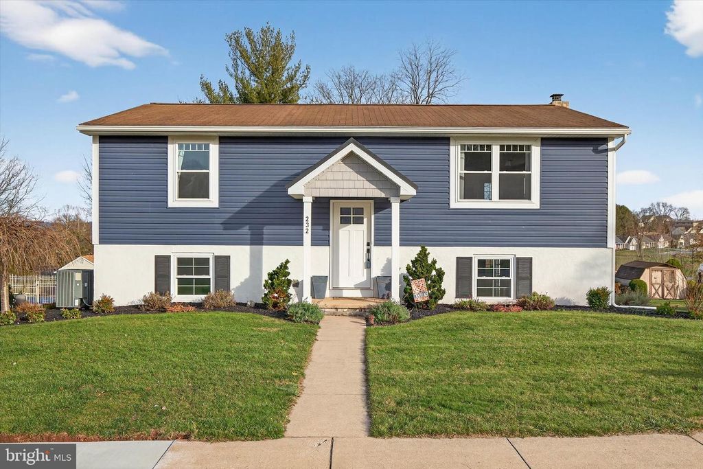 232 NEW ST, Terre Hill, PA 17581