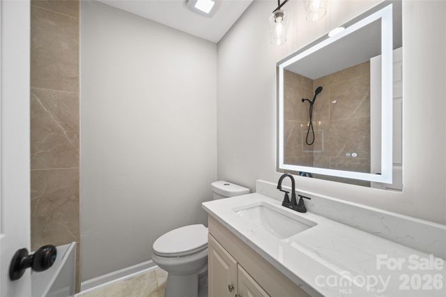1421 Tyvola Road, Charlotte, NC 28210