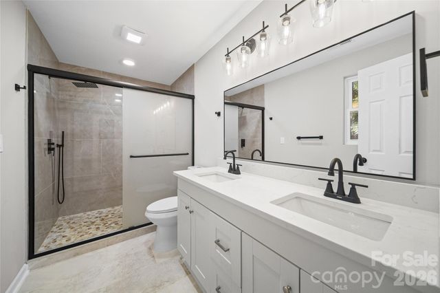 1421 Tyvola Road, Charlotte, NC 28210
