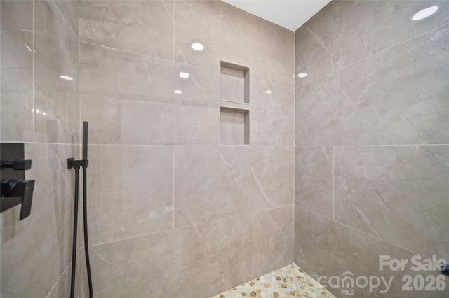 1421 Tyvola Road, Charlotte, NC 28210