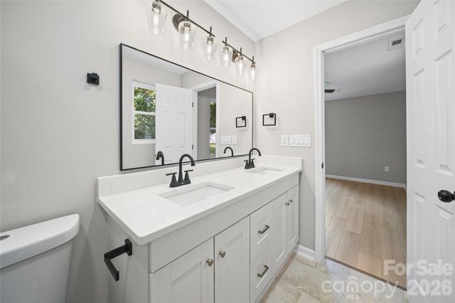 1421 Tyvola Road, Charlotte, NC 28210