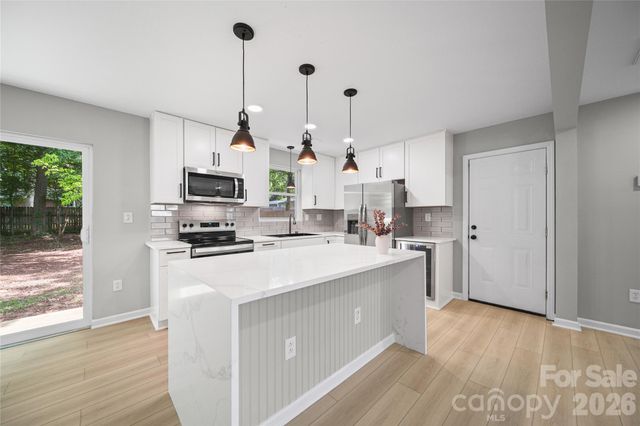 1421 Tyvola Road, Charlotte, NC 28210