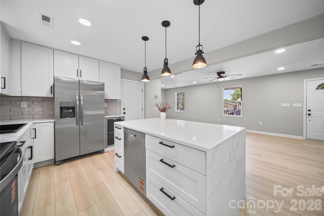 1421 Tyvola Road, Charlotte, NC 28210