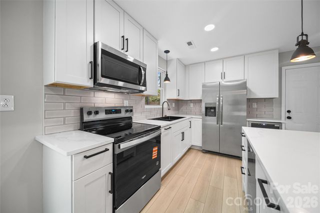 1421 Tyvola Road, Charlotte, NC 28210