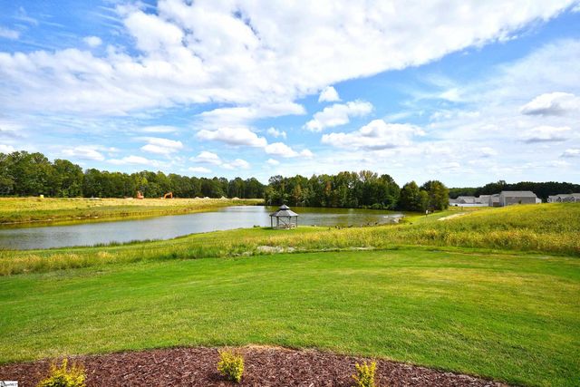 533 Gammon Lane, Fountain Inn, SC 29644