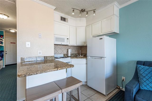 6102 Seawall Boulevard 245, Galveston, TX 77551