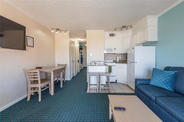 6102 Seawall Boulevard 245, Galveston, TX 77551