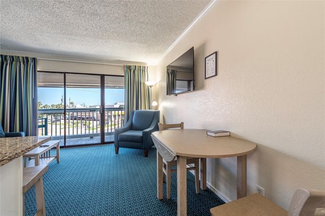 6102 Seawall Boulevard 245, Galveston, TX 77551