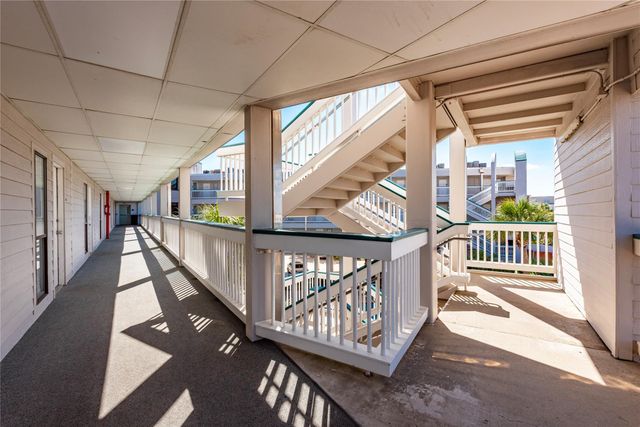 6102 Seawall Boulevard 245, Galveston, TX 77551