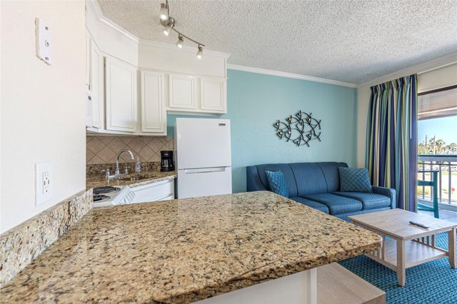 6102 Seawall Boulevard 245, Galveston, TX 77551