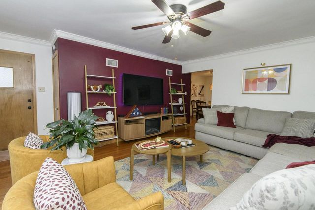 4960 N 89th STREET, Milwaukee, WI 53225