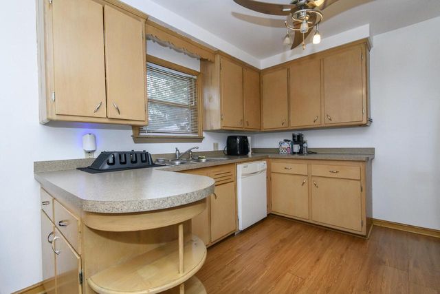 4960 N 89th STREET, Milwaukee, WI 53225