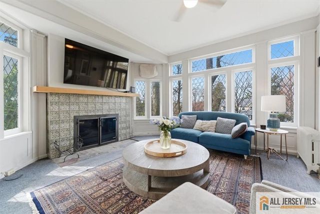 56 Oak Avenue, Metuchen, NJ 08840