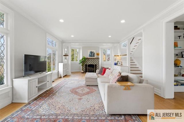 56 Oak Avenue, Metuchen, NJ 08840