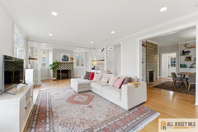 56 Oak Avenue, Metuchen, NJ 08840