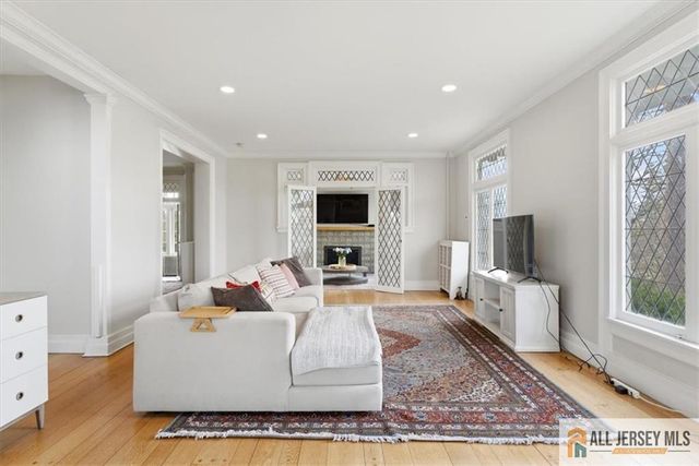 56 Oak Avenue, Metuchen, NJ 08840