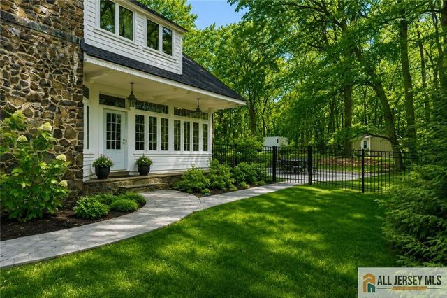 56 Oak Avenue, Metuchen, NJ 08840
