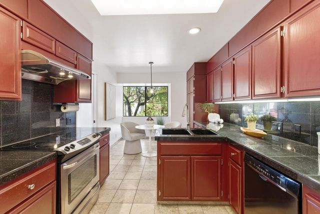 58 E Poplar Avenue 4, San Mateo, CA 94401