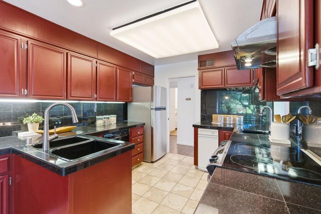 58 E Poplar Avenue 4, San Mateo, CA 94401