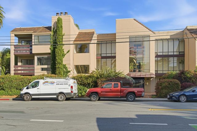 58 E Poplar Avenue 4, San Mateo, CA 94401