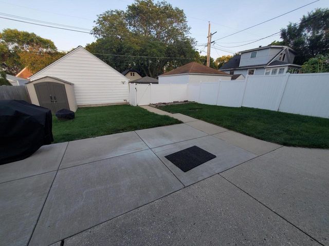 2916 S 48th STREET, Milwaukee, WI 53219
