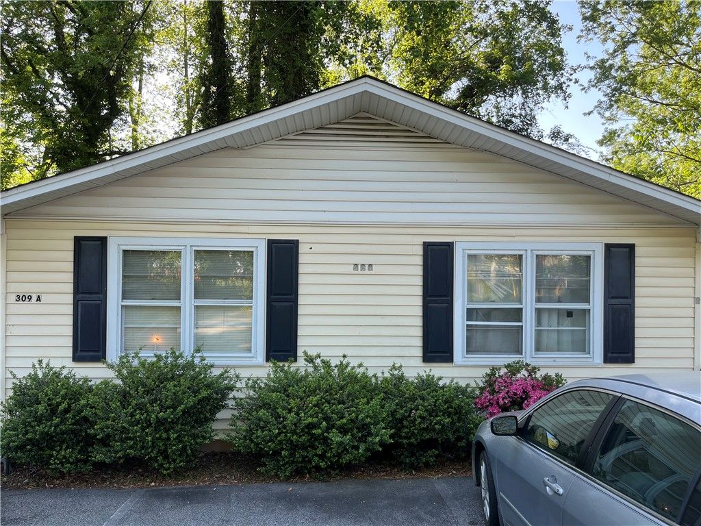 309 Bahan Street, Taylors, SC 29687