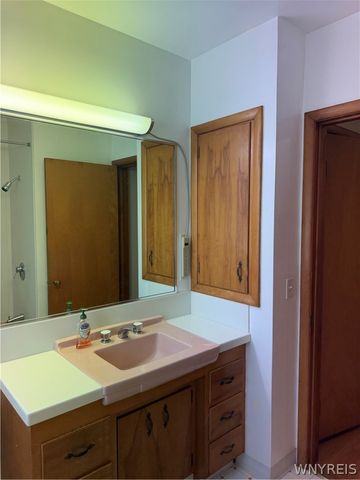 1629 South Bend Lane, Hamburg, NY 14085
