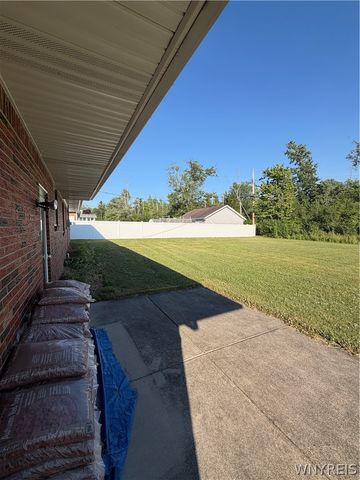1629 South Bend Lane, Hamburg, NY 14085