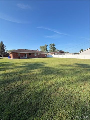 1629 South Bend Lane, Hamburg, NY 14085