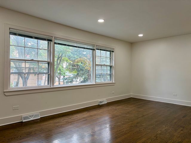 2538 W Arthur Avenue 2, Chicago, IL 60645