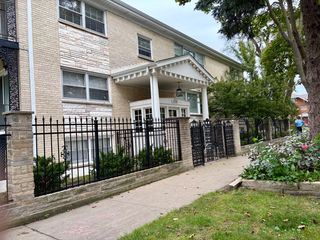 2538 W Arthur Avenue 2, Chicago, IL 60645