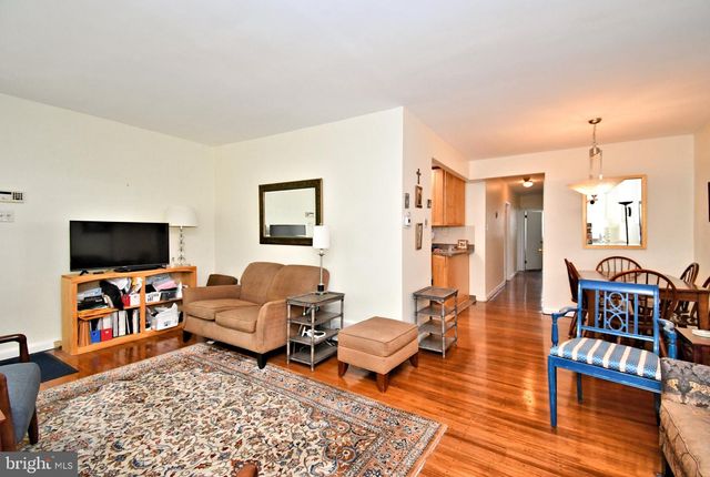 9962 WOODFERN RD, Philadelphia, PA 19115