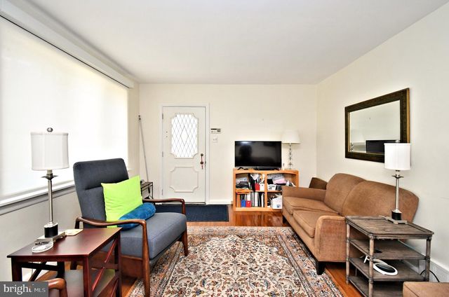 9962 WOODFERN RD, Philadelphia, PA 19115