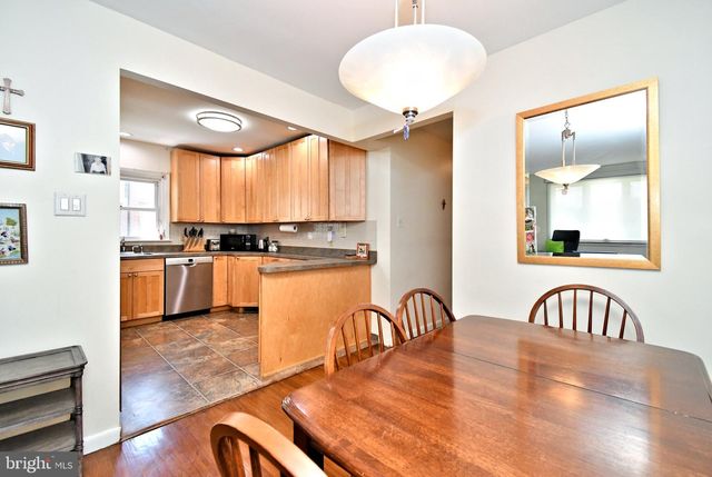 9962 WOODFERN RD, Philadelphia, PA 19115
