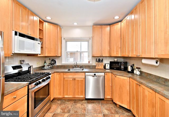 9962 WOODFERN RD, Philadelphia, PA 19115