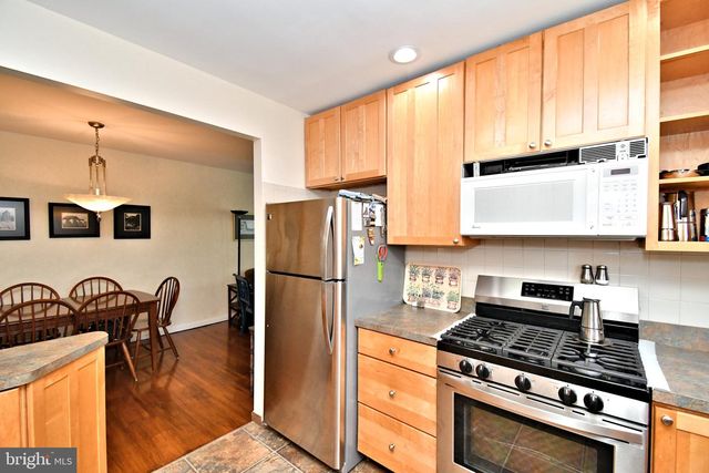 9962 WOODFERN RD, Philadelphia, PA 19115