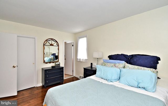 9962 WOODFERN RD, Philadelphia, PA 19115