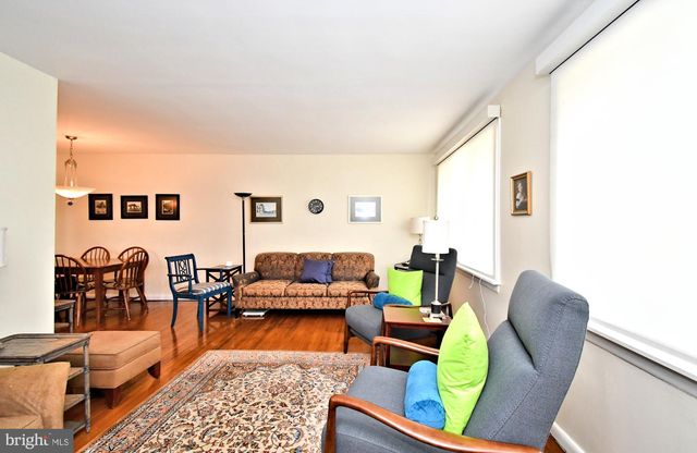 9962 WOODFERN RD, Philadelphia, PA 19115