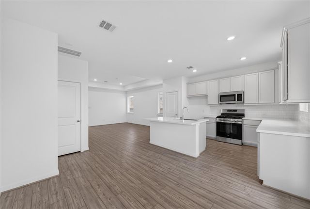 9723 Pettus Creek Drive, Cypress, TX 77433