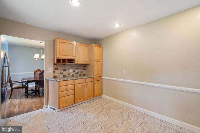 2403 LARKWOOD DR, Wilmington, DE 19810