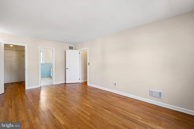 2403 LARKWOOD DR, Wilmington, DE 19810