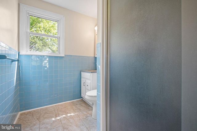 2403 LARKWOOD DR, Wilmington, DE 19810